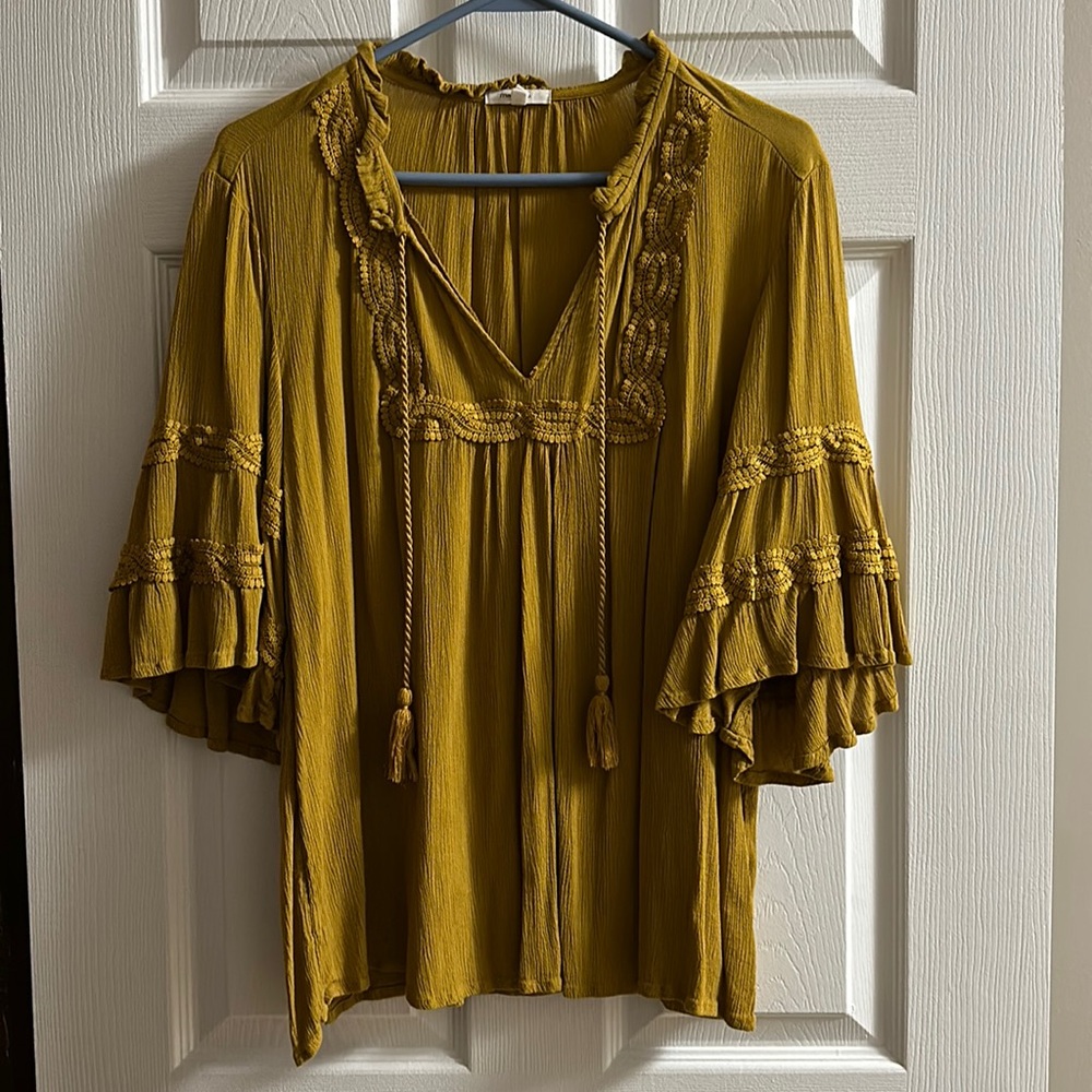 Maurice’s mustard yellow flowy boho blouse